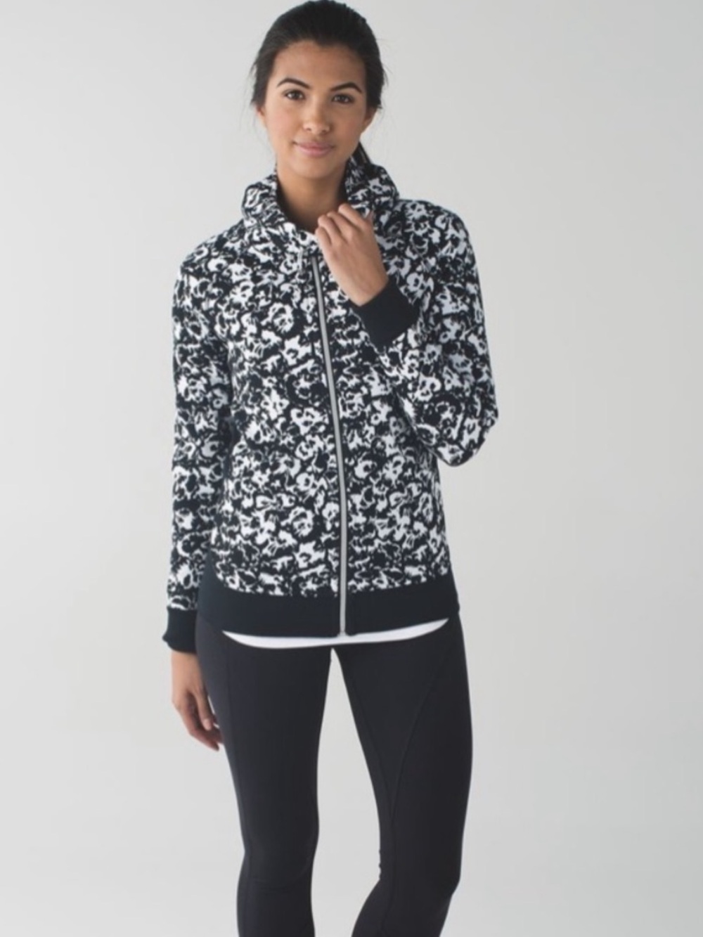 Lululemon Scuba Hoodie III Fleur Sombre White Black Floral 6 - Cotton Fleece